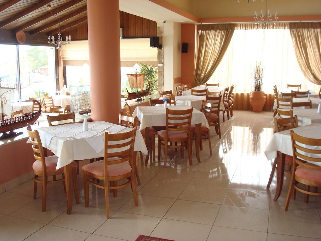 Hotel Miramare Pylos Extérieur photo
