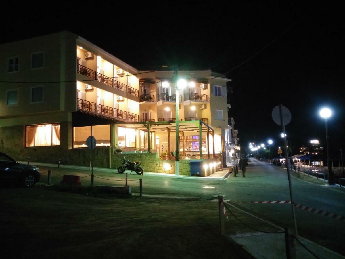 Hotel Miramare Pylos Extérieur photo