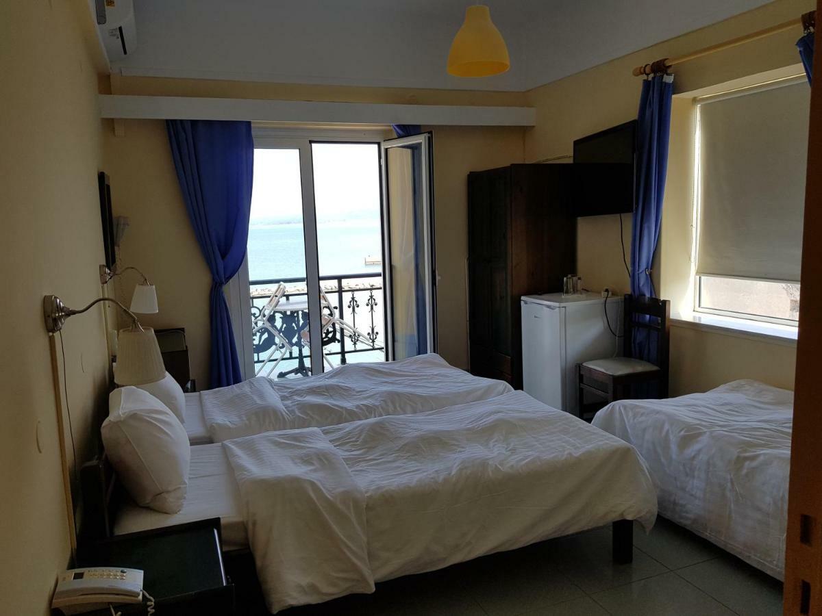 Hotel Miramare Pylos Extérieur photo