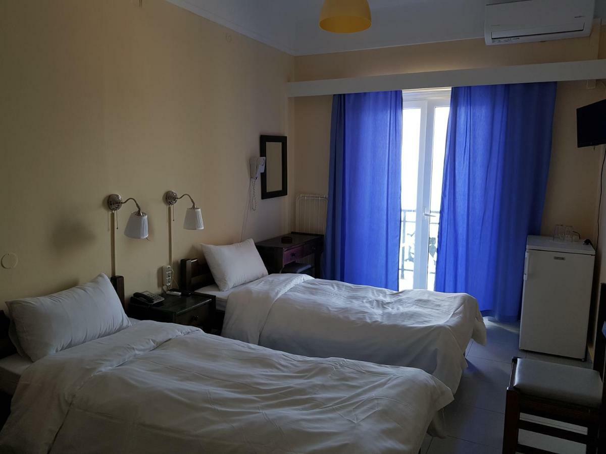 Hotel Miramare Pylos Extérieur photo